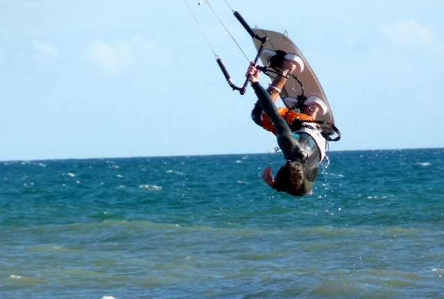 Acrobacias de kitesurf